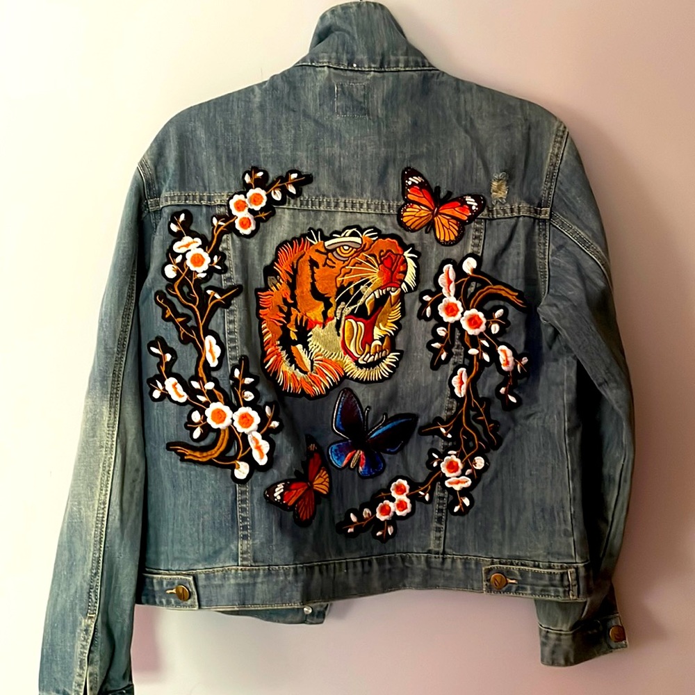 MP| D Denim jacket with beautiful embroidered back